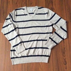 Pull over v-neck sweater